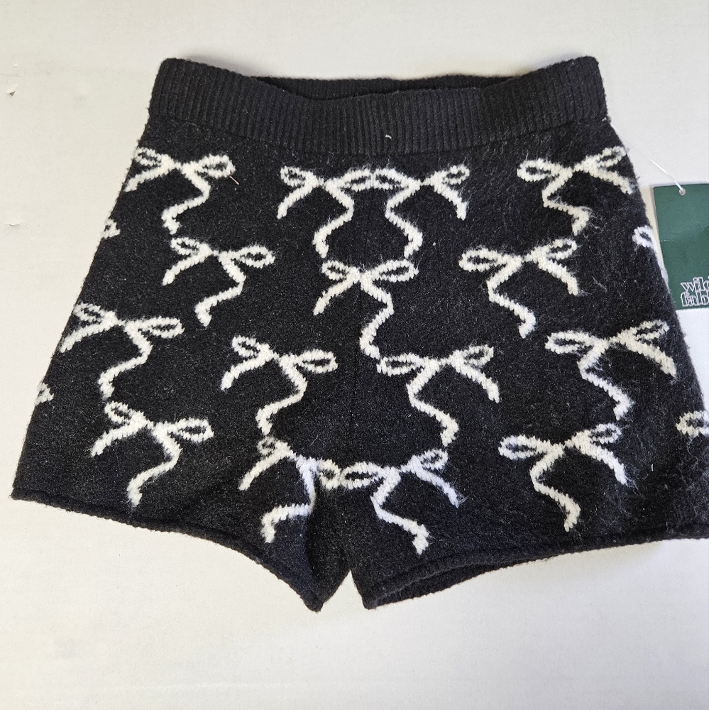 Wild‎ Fable X Small Black and White Bow Patterned Women's Shorts